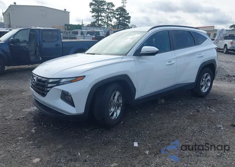 2022 Hyundai Tucson Sel z USA, uszkodzony, nr VIN 5NMJB3AE6NH002692